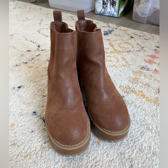 MIA Lugg Boot - Picture 8 of 10